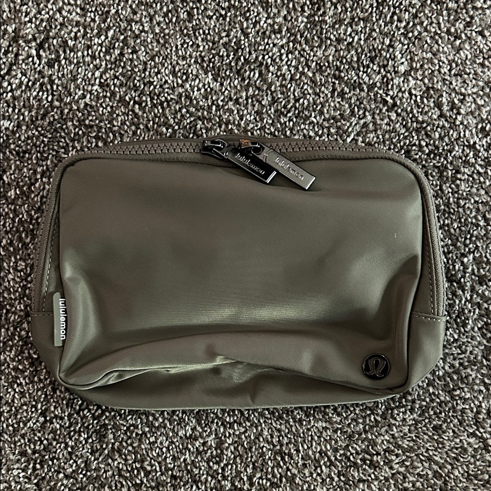 lululemon everywhere belt bag